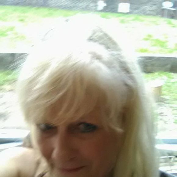 Meet your Posher, Lisa - Picture 1 of 1